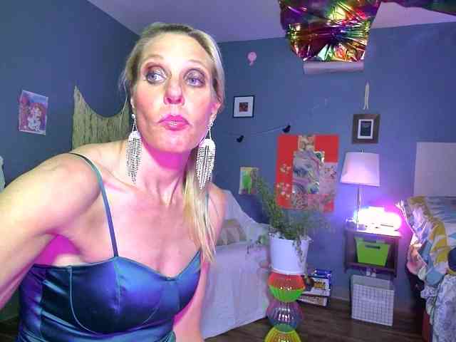 mylfGlama webcam