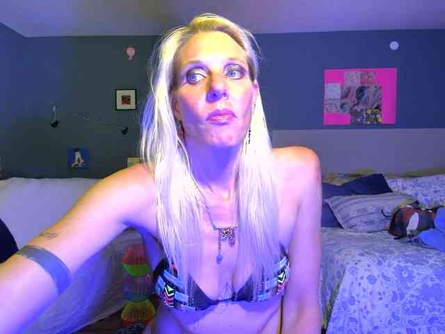 mylfGlama webcam
