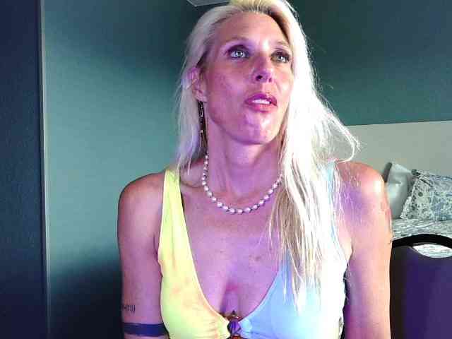 mylfGlama webcam
