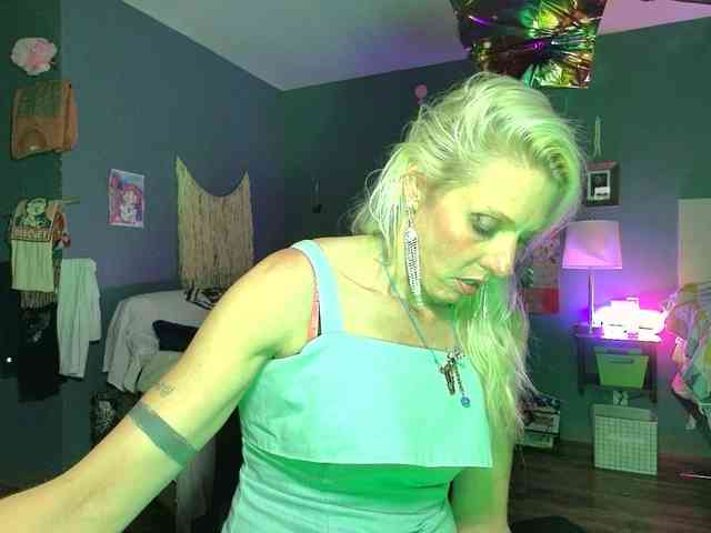 mylfGlama webcam
