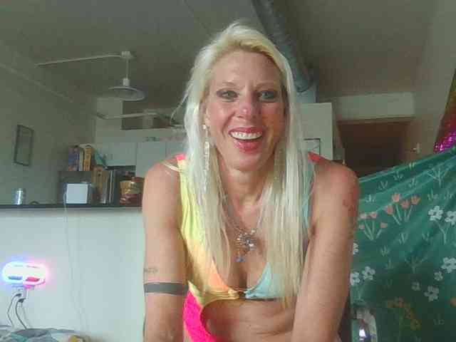 mylfGlama webcam