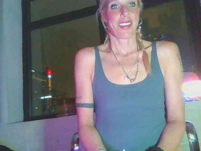 mylfGlama webcam