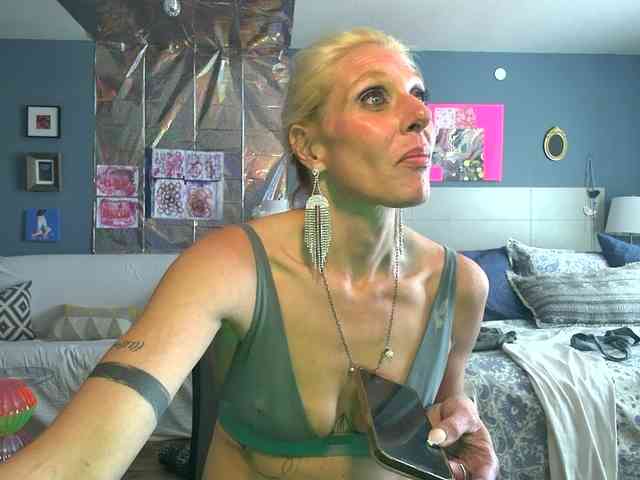 mylfGlama webcam