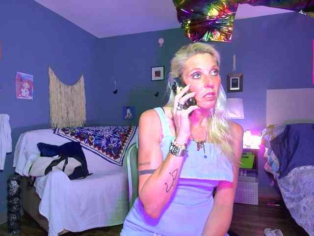 mylfGlama webcam