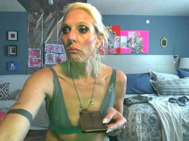 mylfGlama webcam