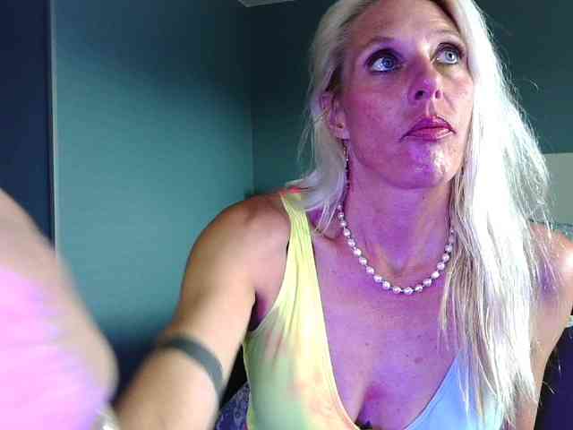 mylfGlama webcam