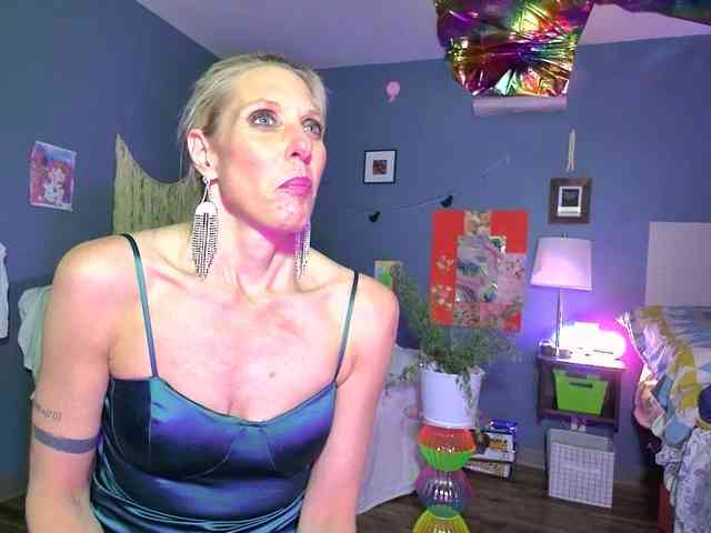 mylfGlama webcam