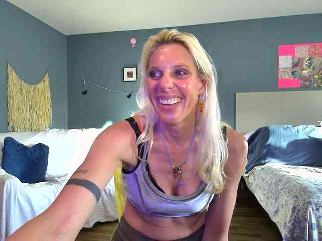 mylfGlama webcam
