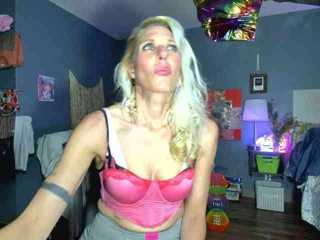 mylfGlama webcam