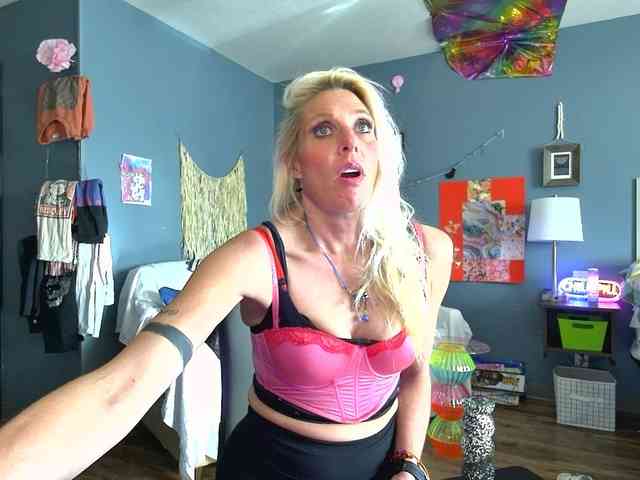 mylfGlama webcam