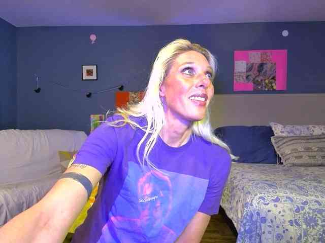 mylfGlama webcam