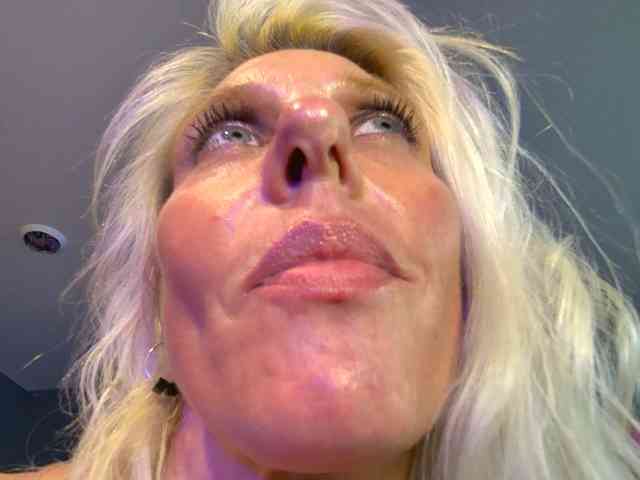 mylfGlama webcam