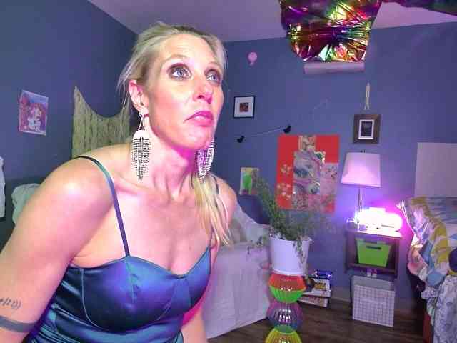 mylfGlama webcam