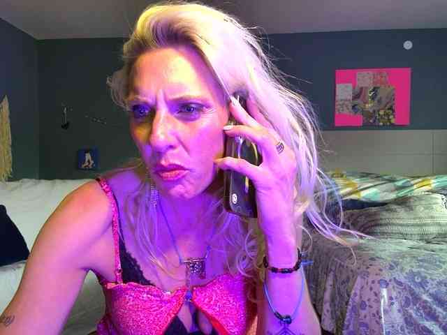 mylfGlama webcam