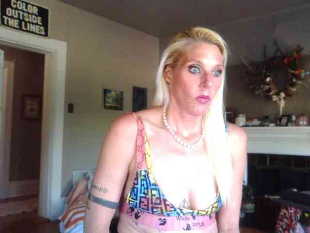 mylfGlama webcam