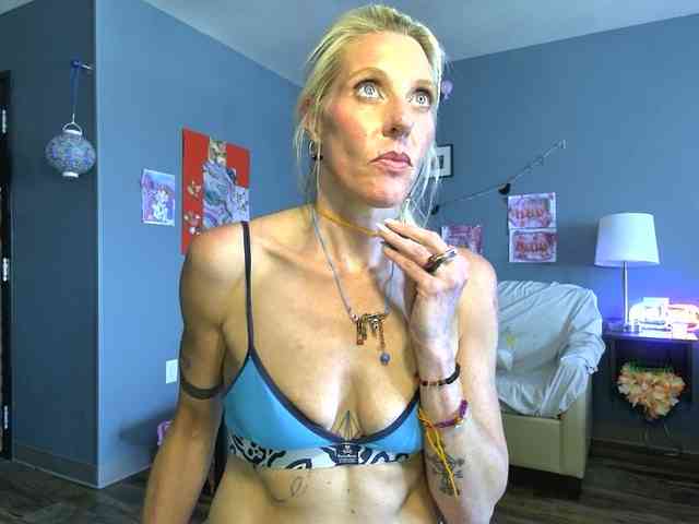 mylfGlama webcam