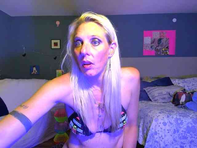 mylfGlama webcam