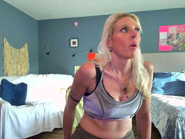 mylfGlama webcam