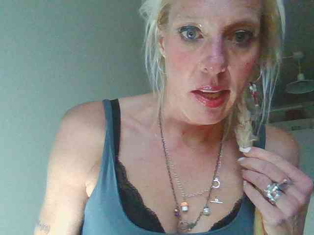 mylfGlama webcam