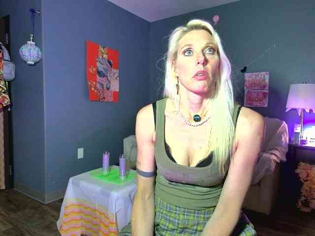 mylfGlama webcam