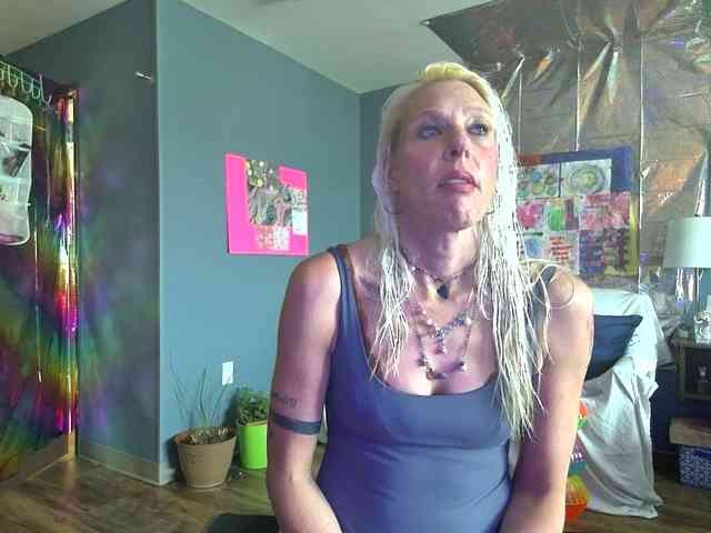 mylfGlama webcam
