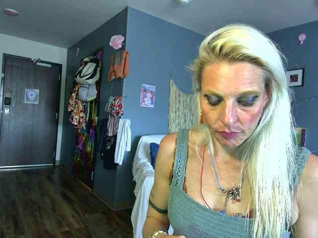 mylfGlama webcam
