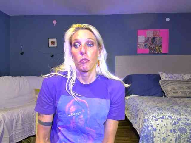 mylfGlama webcam