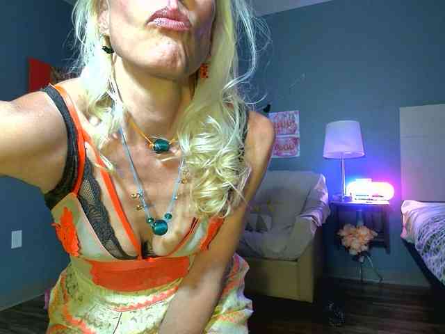 mylfGlama webcam