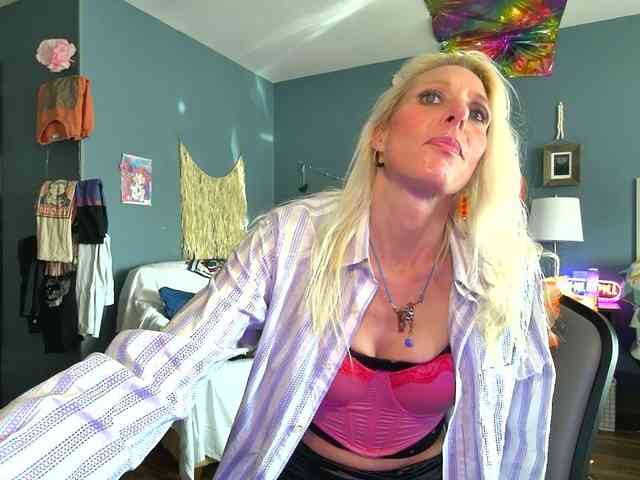 mylfGlama webcam