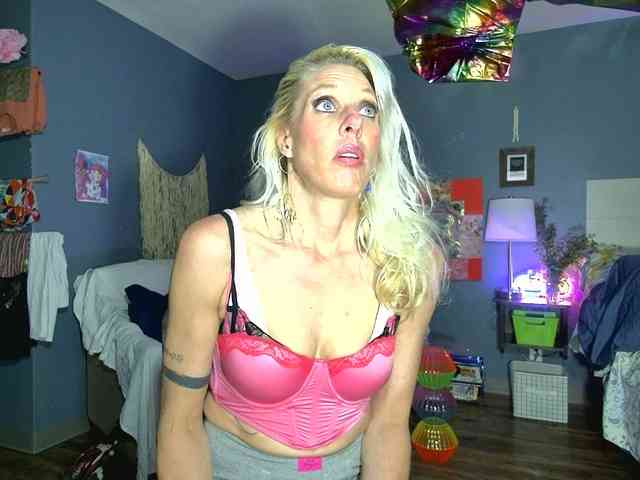 mylfGlama webcam