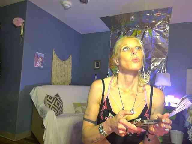 mylfGlama webcam
