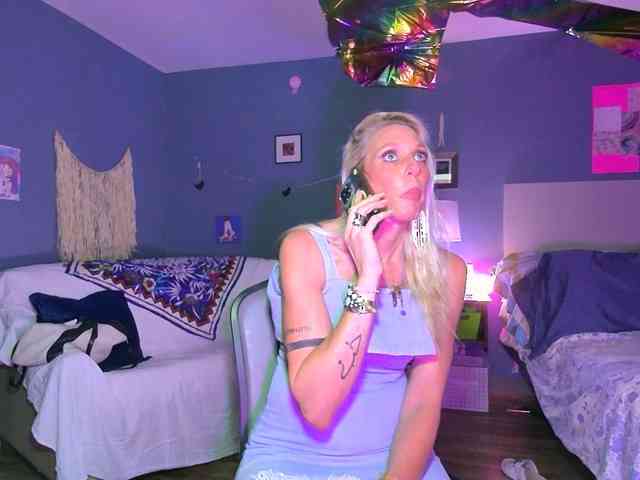 mylfGlama webcam