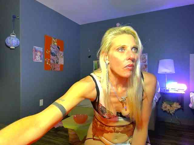 mylfGlama webcam