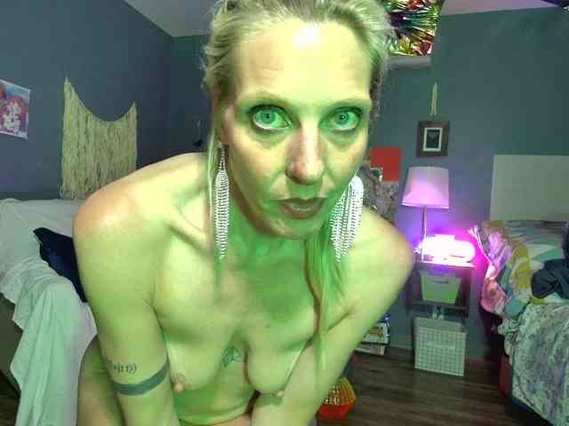 mylfGlama webcam