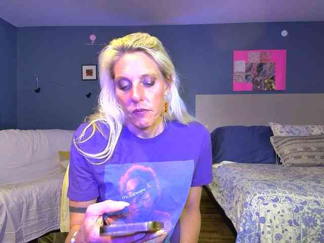 mylfGlama webcam