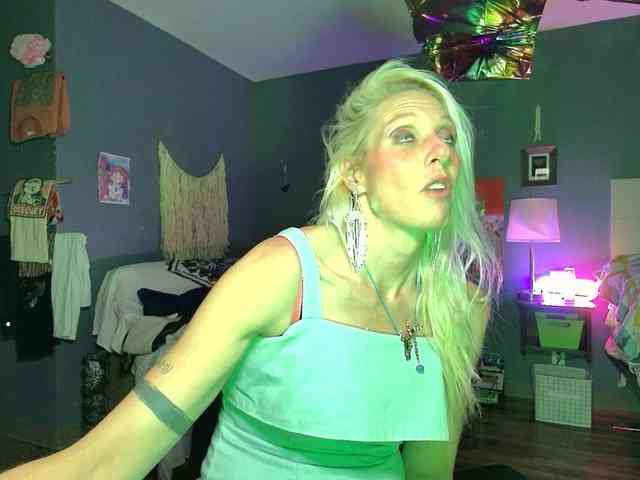 mylfGlama webcam