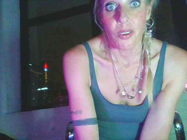 mylfGlama webcam