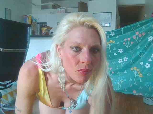 mylfGlama webcam