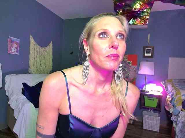 mylfGlama webcam