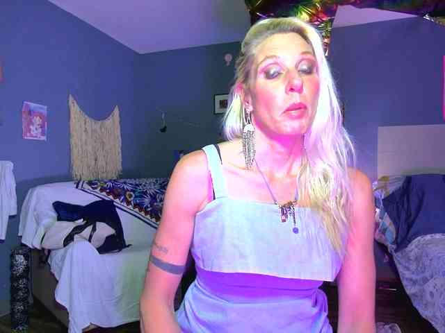 mylfGlama webcam
