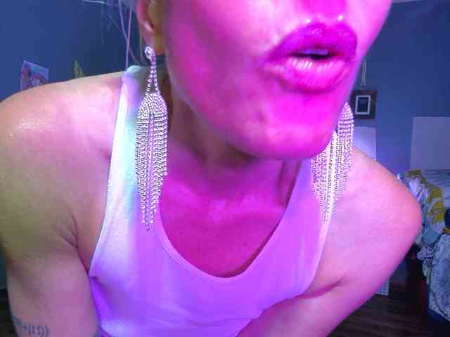mylfGlama webcam