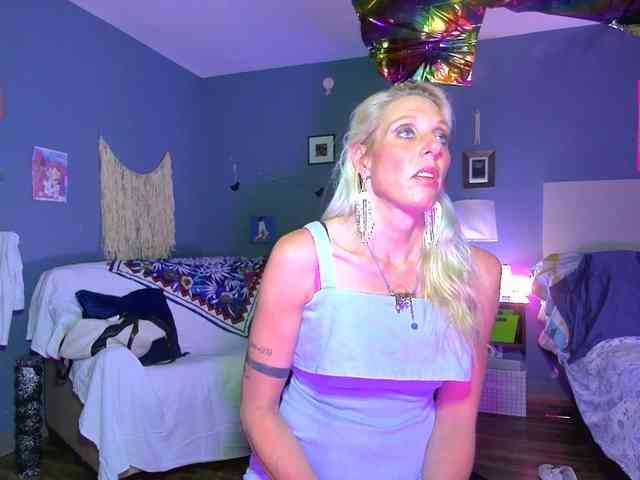 mylfGlama webcam