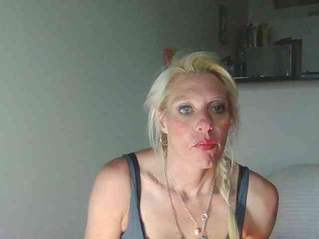 mylfGlama webcam