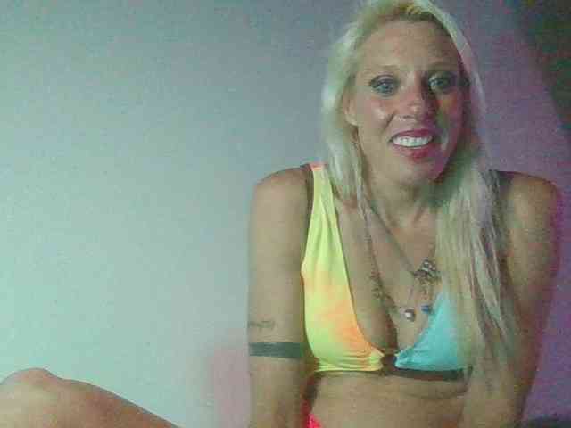 mylfGlama webcam