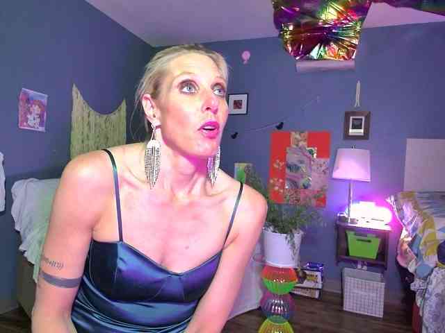 mylfGlama webcam