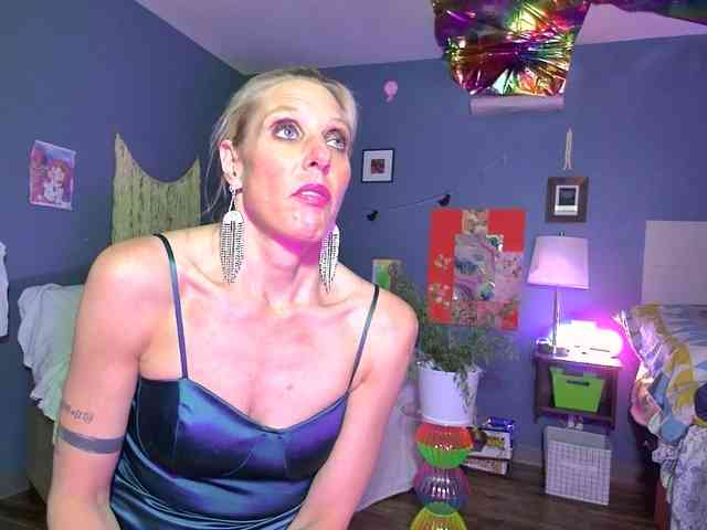mylfGlama webcam