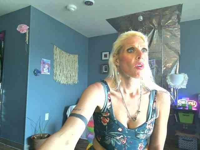 mylfGlama webcam
