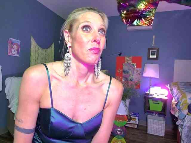 mylfGlama webcam
