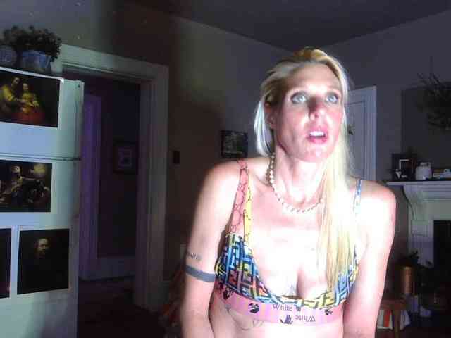 mylfGlama webcam