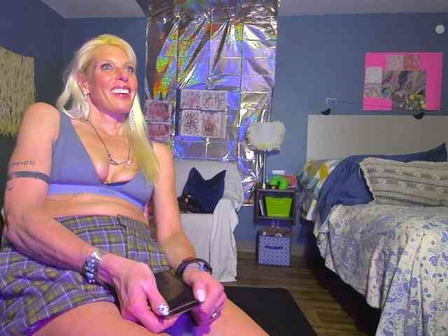 mylfGlama webcam